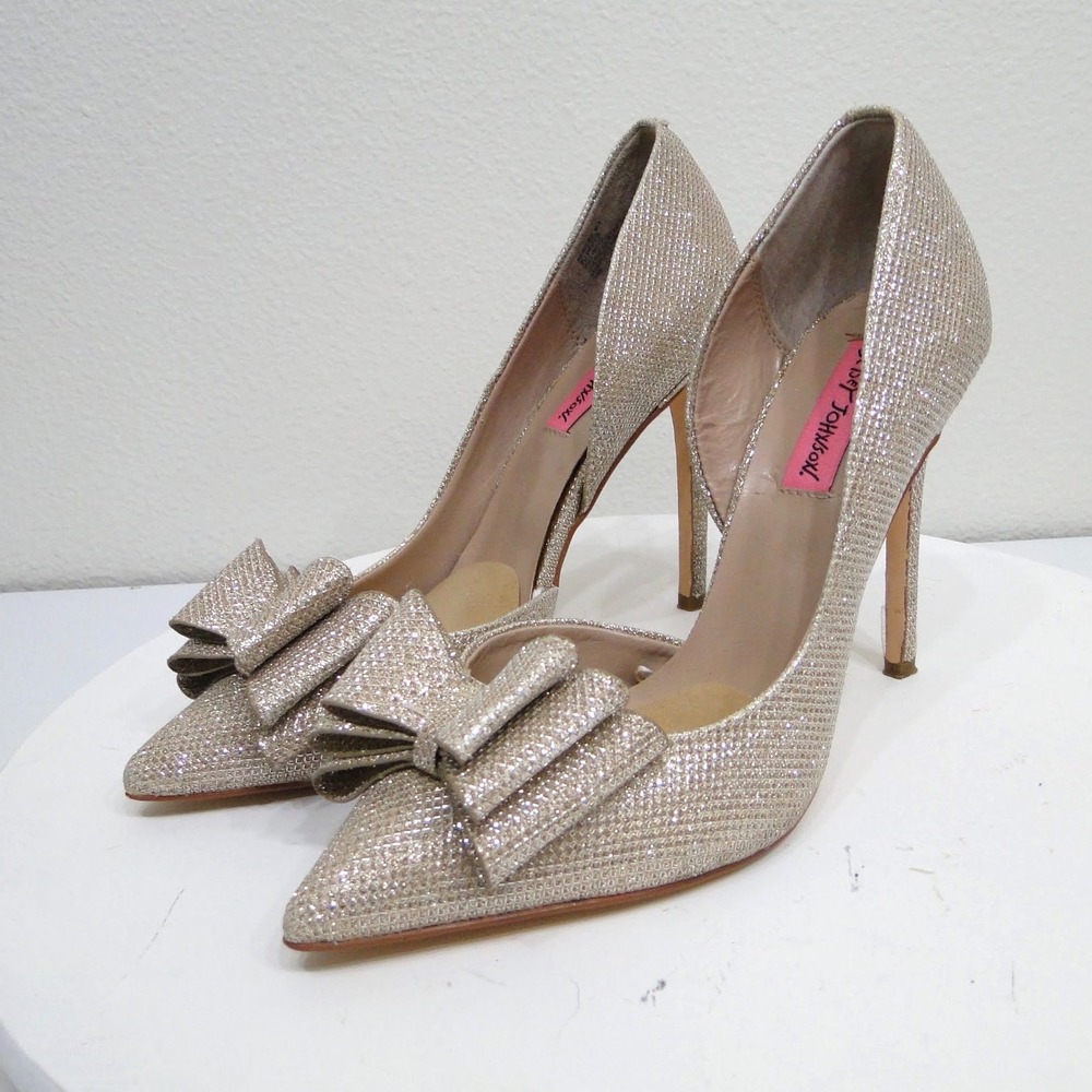 Betsey Johnson Parisss Champagne Gold Glitter Bow Pointed Toe Pumps 8.5 - Picture 9 of 12
